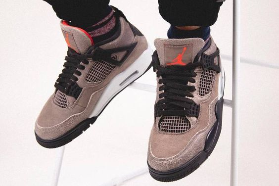 AIR JORDAN 4 ‘TAUPE HAZE’