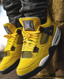 AIR JORDAN 4 ‘LIGHTNING’