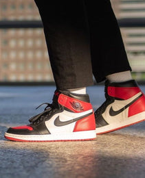 AIR JORDAN 1 Retro ‘BRED TOE’