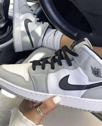 AIR JORDAN 1 mid ‘SMOKE GREY’